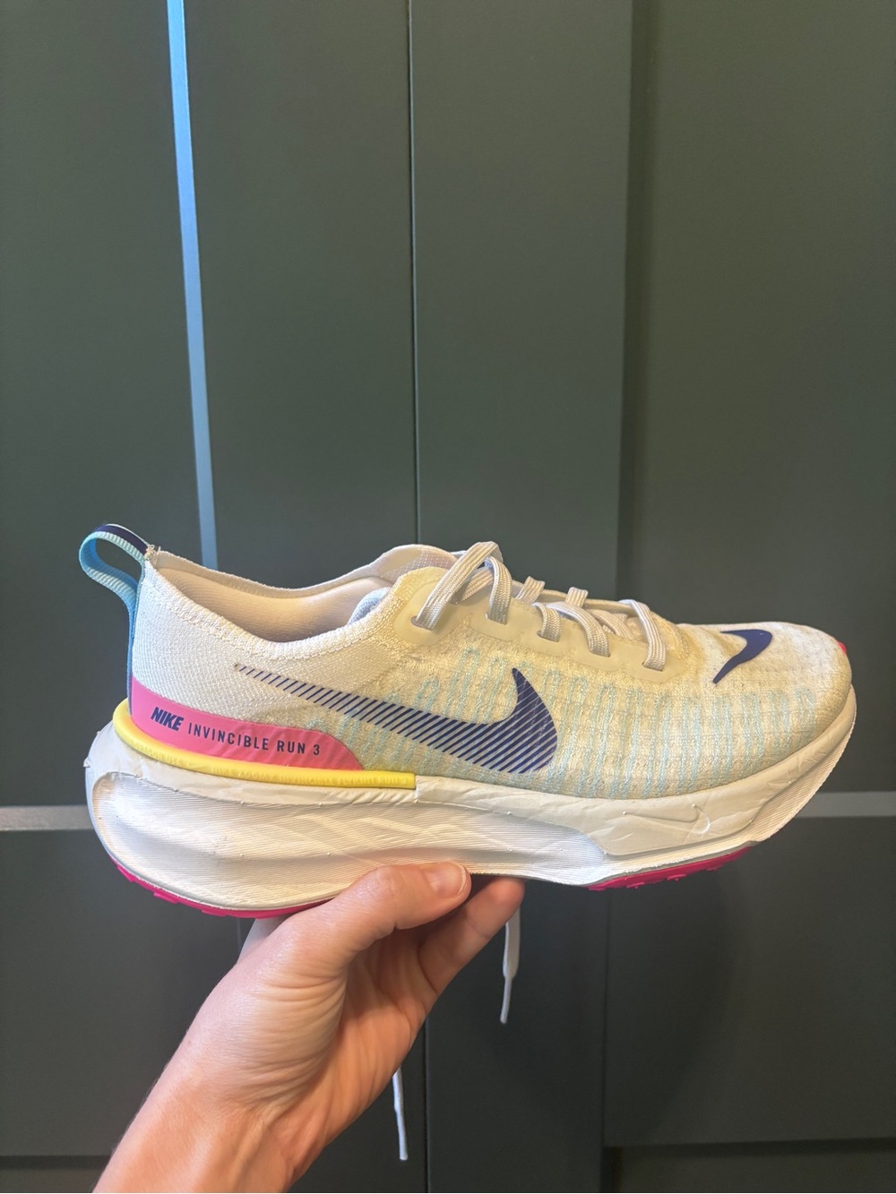 Nike ZOOMX Invincible Run Flyknit 3 Women!: Running Shoes 7 - Picture 3 of 11